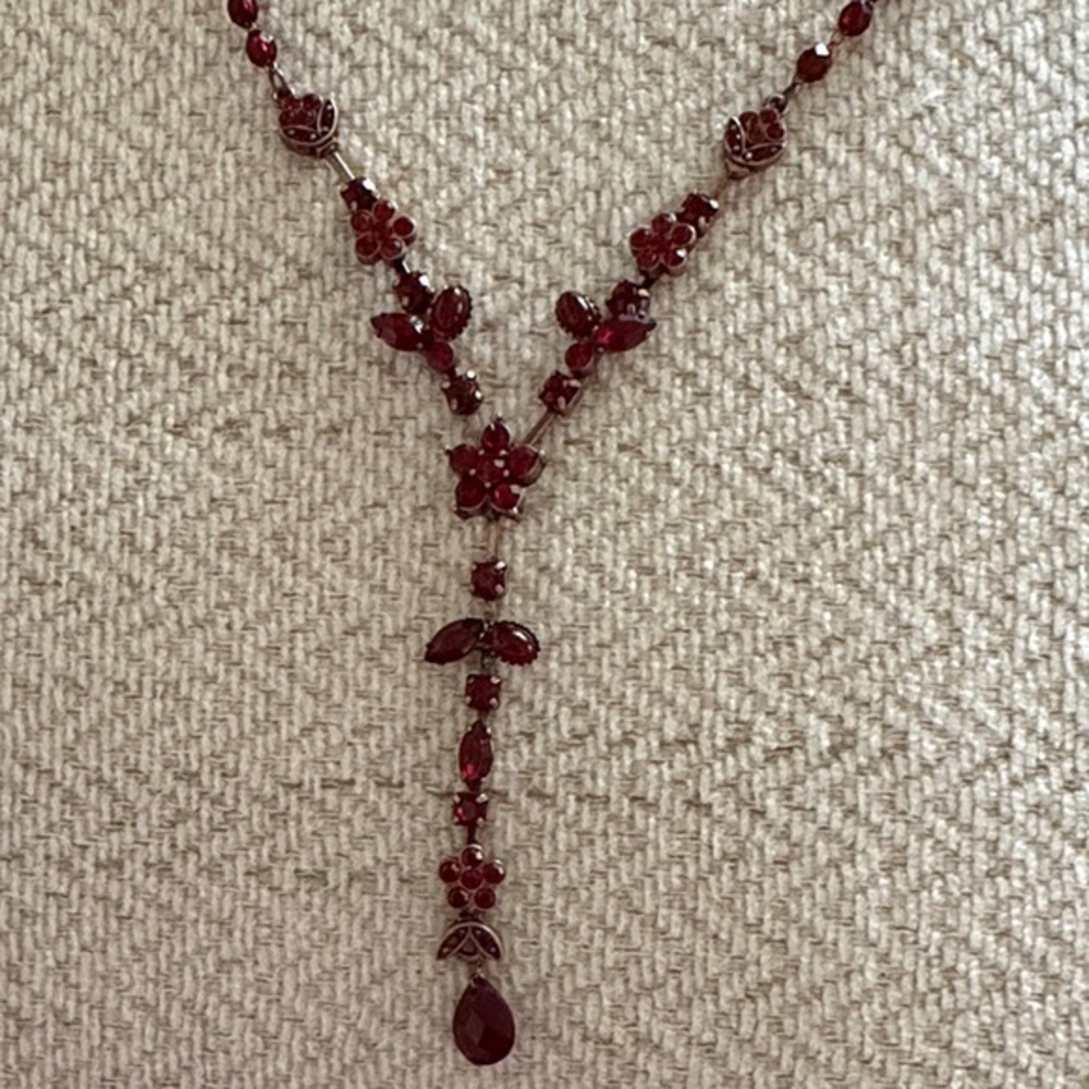 Vintage Elegant Red Beaded Necklace